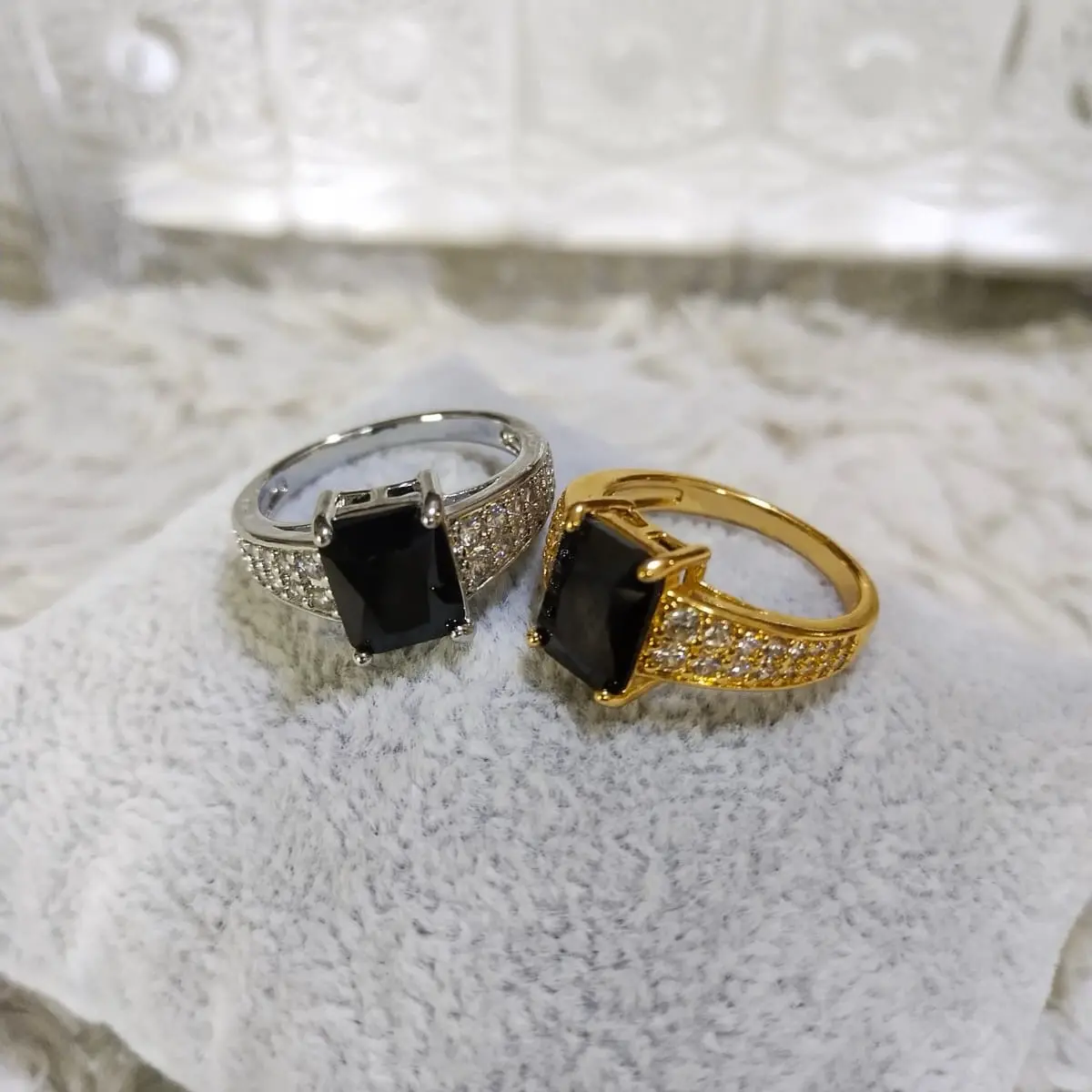 Cincin Wanita Xuping Gold Permata Hitam Kombinasi Permata Putih - Perhiasan Pengganti Emas Mewah - Rings