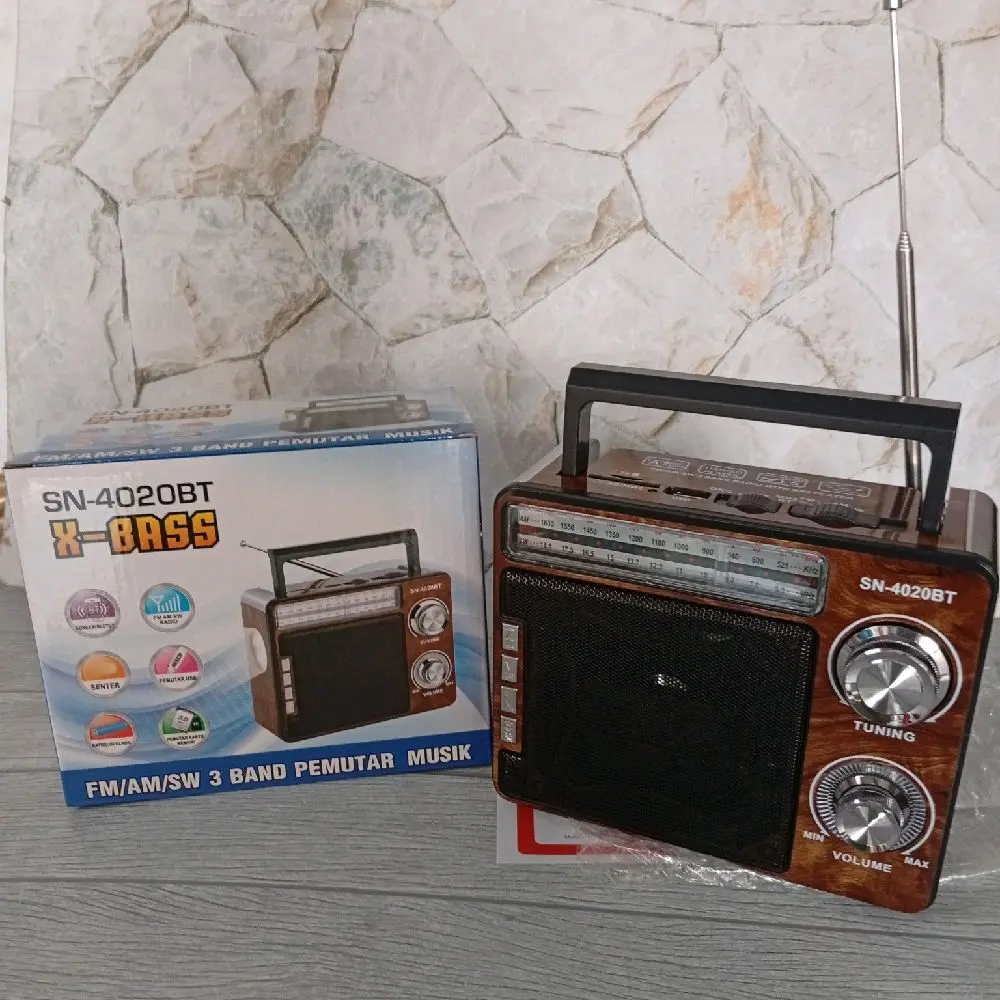 Radio Classic SN-4020BT Koneksi Bluetooth 3 Band FM/AM/SW USB TF SD Card Beserta Senter X-Bass