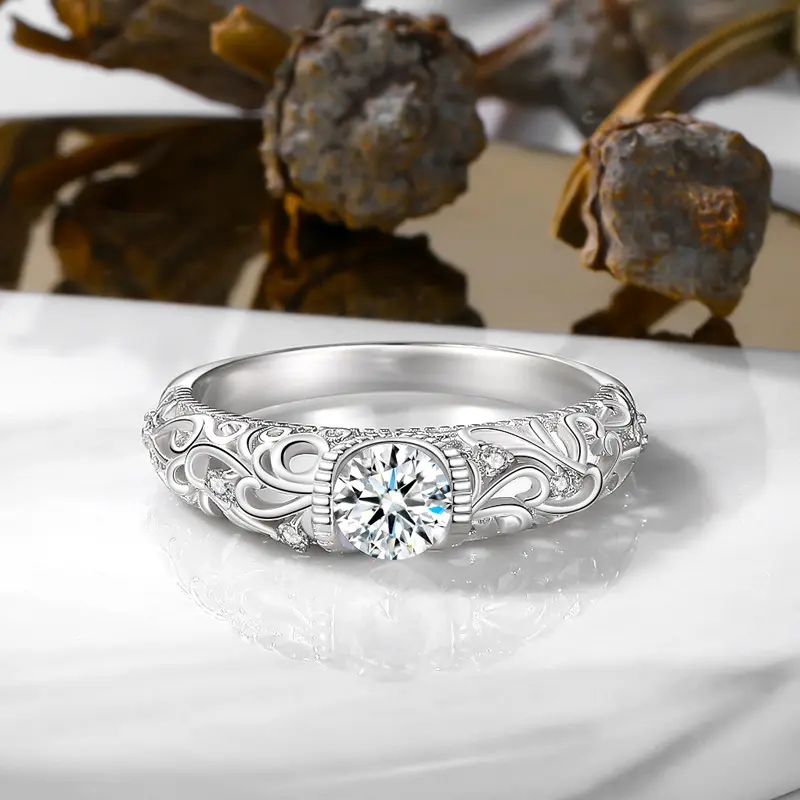 1 piece of elegant ring, hollowcarving design, round synthetic zircon, nickel-free,  classic engagement andwedding anniversary gift, comes with gift box 0