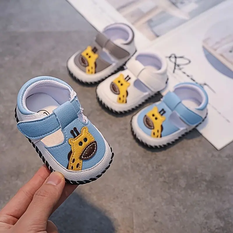 Cute cartoon casual sandals suitable for babies and boys, breathable and non slip baby walking shoes