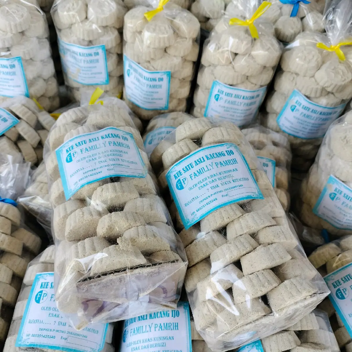 cemilan OLEH OLEH KUE SATU KACANG IJO KHAS KUNINGAN 1kg 2bal  1BAL ISI 500GRAM Makanan