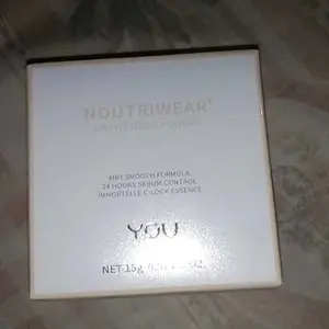 YOU NoutriWear+ Airy Fit Loose Powder Nourishing Oil Control | Bedak Tahan Lama 24 Jam | Bedak Tabur Tahan Air | Loose Powder Setting Powder Kering Kosmetik Wajah