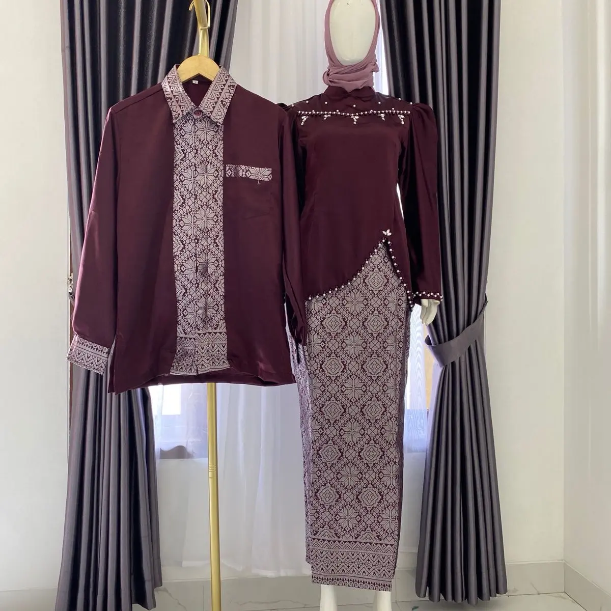 (Batik_sahati) CUNDAMANI BAJU COUPLE KURUNG MELAYU SONGKET Warna burgundy baju lamaran baju tunangan baju kondangan