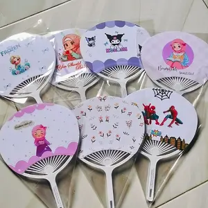 Kipas kerang custom nama dan foto, Rekomendasi untuk Souvenir wedding, souvenir ulang tahun, sarana promosi . ( untuk pemesanan 100 pcs membutuhkan 2 hari pengerjaan )