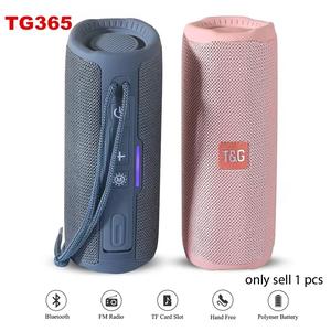 ワイヤレスポータブル Bluetooth スピーカー。10W 高出力＆防水仕様、アウトドア・音楽・PC に対応。FM ラジオ・TWS ステレオ機能搭載、USB・メモリカード・AUX 有線接続可能。カラー LED イルミネーションライト付き、ギフトにおすすめ。