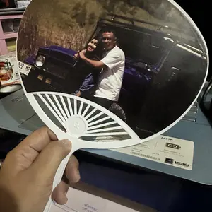 Kipas Jepang Custom Gambar Foto Sendiri, Keluarga, Anime, KPOP model Kerang Plastik Hitam dan Putih