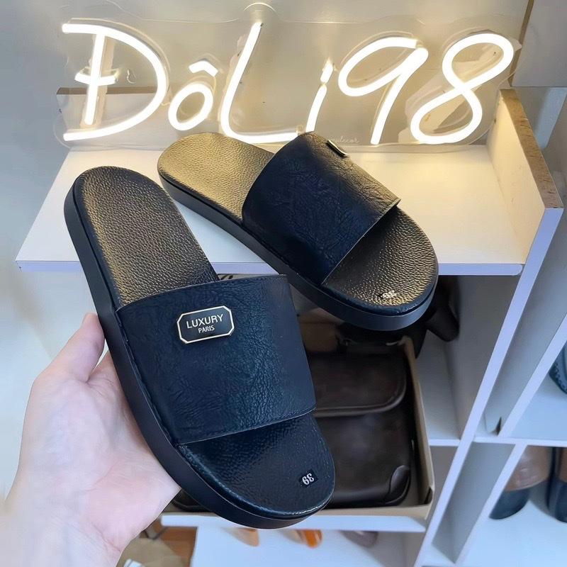 Dép nam quai ngang khâu quai và đế, Da Sít Logo LUXURY được khâu chắc chắn- đế cao su KHÂU chống trơn trượt, công nghệ chống hôi chân MRM mới cập nhật DéP Dép Lê Đế Bằng Slipper-Mẫu hot 2024