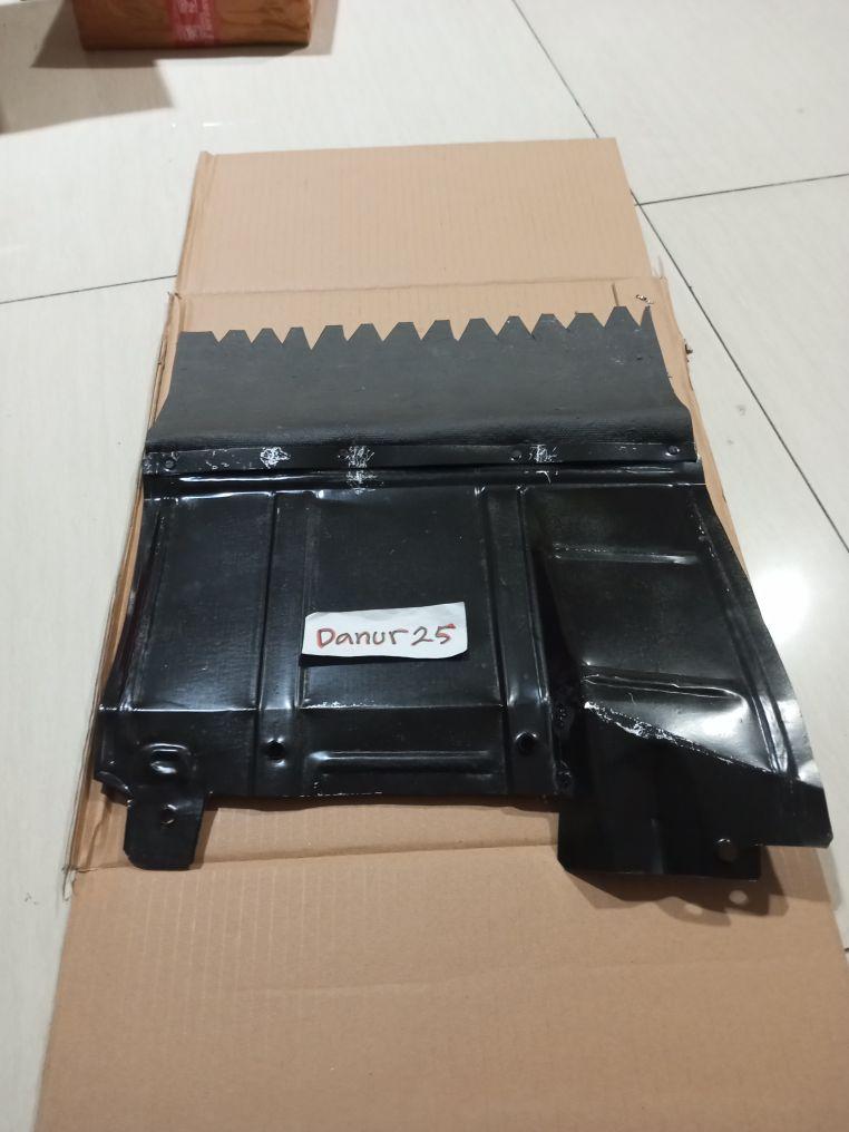 Product Introduction of Dudukan Karpet Lumpur Depan PS100 PS120 Lama Plat 1Set Kiri Kanan 10