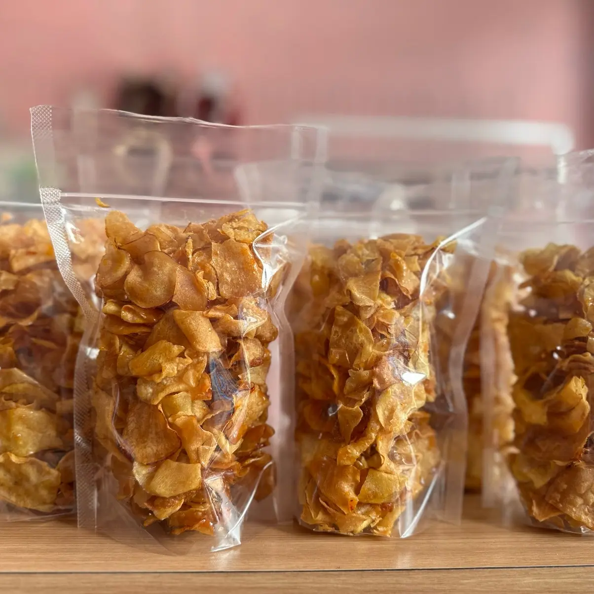 Kripik ubi pedas manis legend Cemilan Crispy Camilan Keripik Asin
