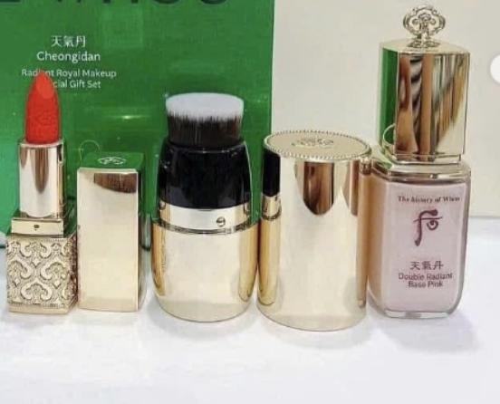  TÁCH SET - Kem lót + Chổi Tán Nền + Son Mini màu 24 W HOO 