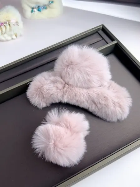 HC099 - DS Exquisite Furry HairClip in Pink, Small & Large Size