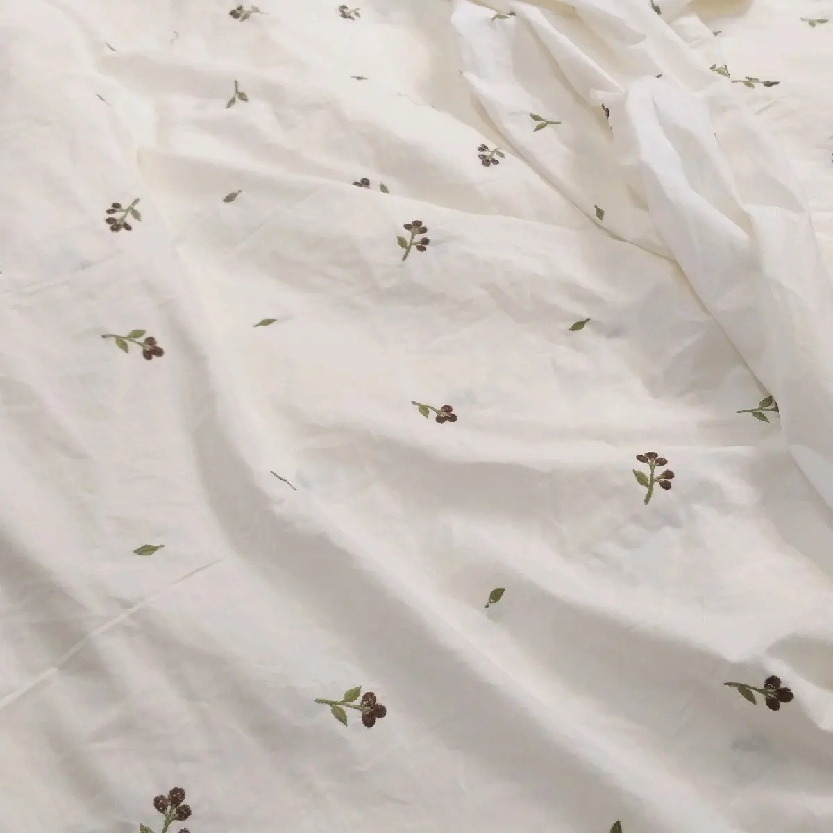 KAIN METERAN KATUN LINEN BORDIR MOTIF BUNGA CANTIK
