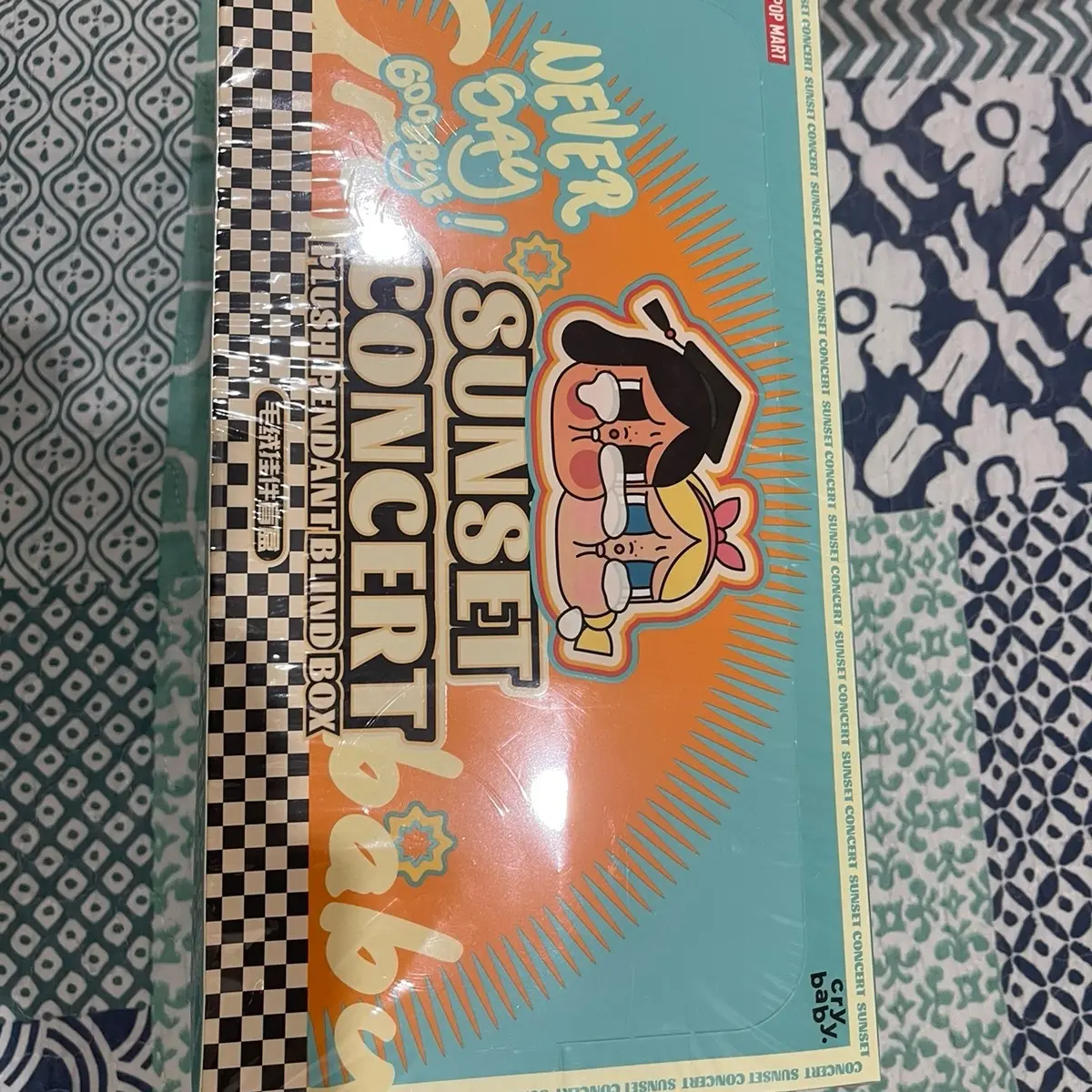 SUNSET CONCERT CRYBABY ORIGINAL 100% POPMART
