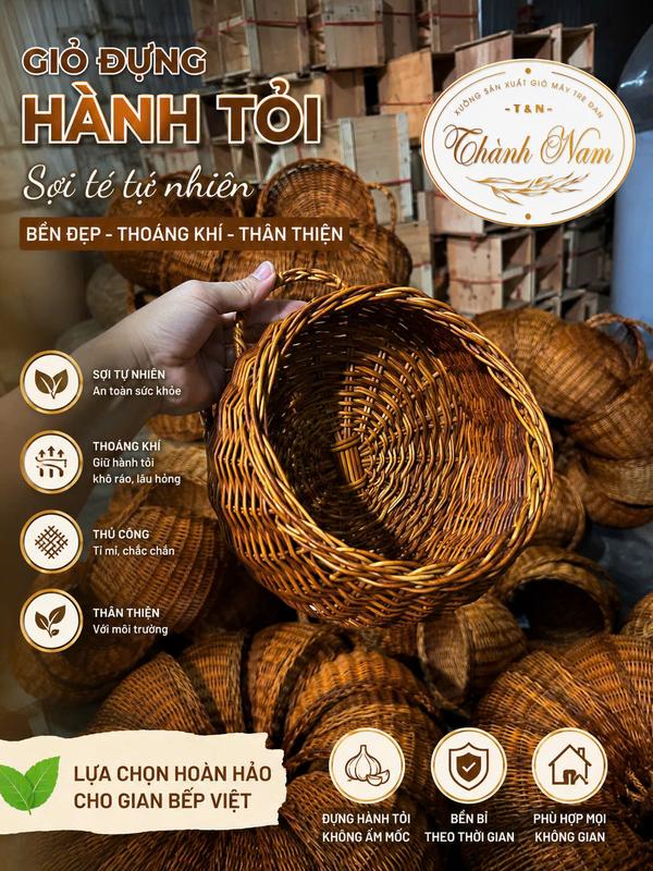Giỏ treo hành tỏi, màu nâu làm từ cây cỏ tế của làng nghề cỏ tế thôn Lưu Thượng