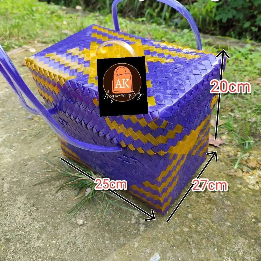 Tas anyaman tutup selang
