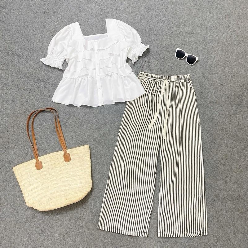 Set Bộ Bigsize Mùa Hè Trẻ Trung, Quần Đũi Sọc Lưng Cao Chín Tấc Ống Rộng Mix Áo Cổ Vuông Phối Bèo Vải Xoa Mịn Mát Cao Cấp Mặc Nhà, Đi Du Lịch Cho Nữ Chuppy (50-95Kg) SM36 Q534