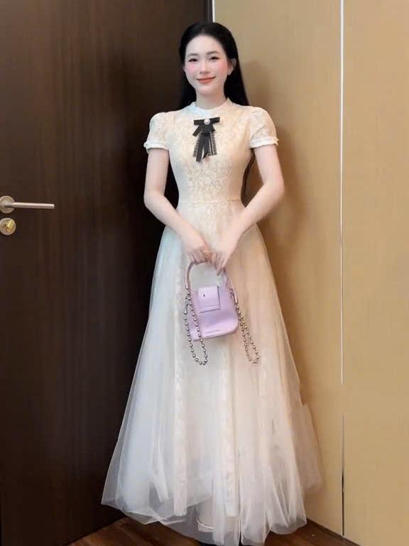    Tặng kèm nơ   Đầm Dự Tiệc Dáng Dài Ren Phối Voan Cổ Tròn Tay Phồng – Marin Dress 