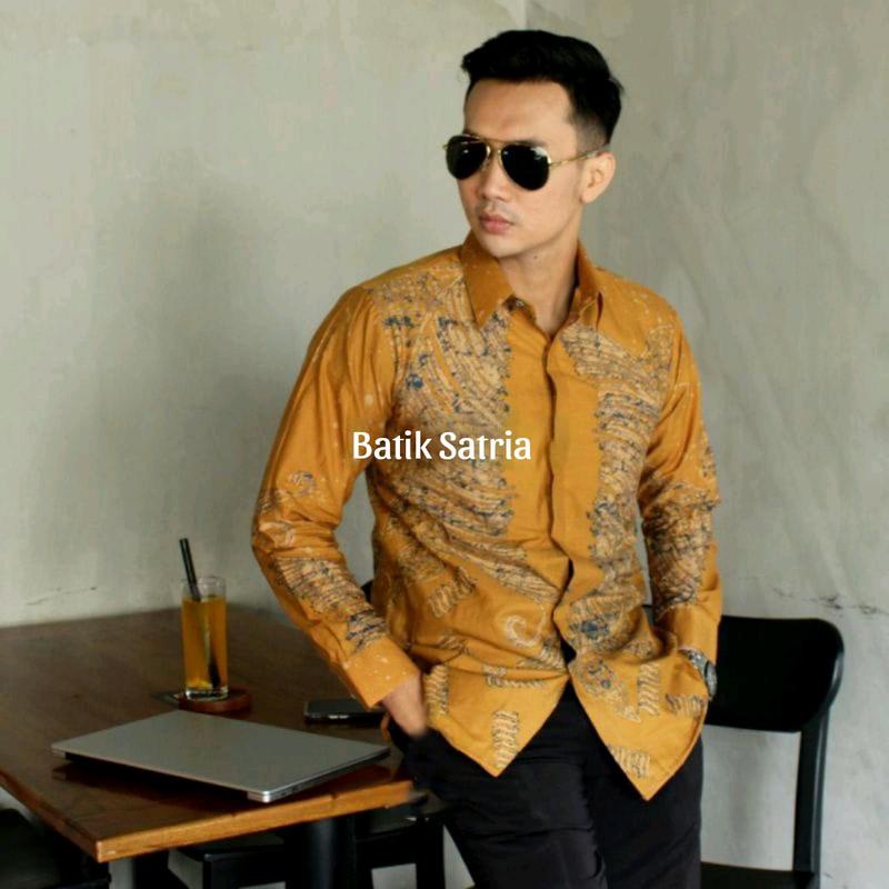 Batik Satria - Baju Batik Slimfit Motif Wulu gold cowok Mewah - Kemeja Batik Pria Modern Lengan Panjang Lapis Furing Premium Casual Atasan 0