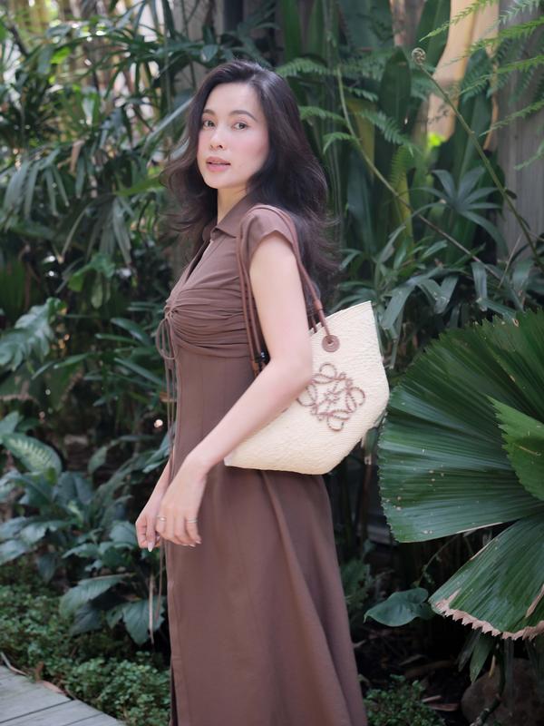 COEM | Đầm Midi Cổ V Sơmi Linen Tùng Xoè A nhẹ  | NGA DRESS NÂU
