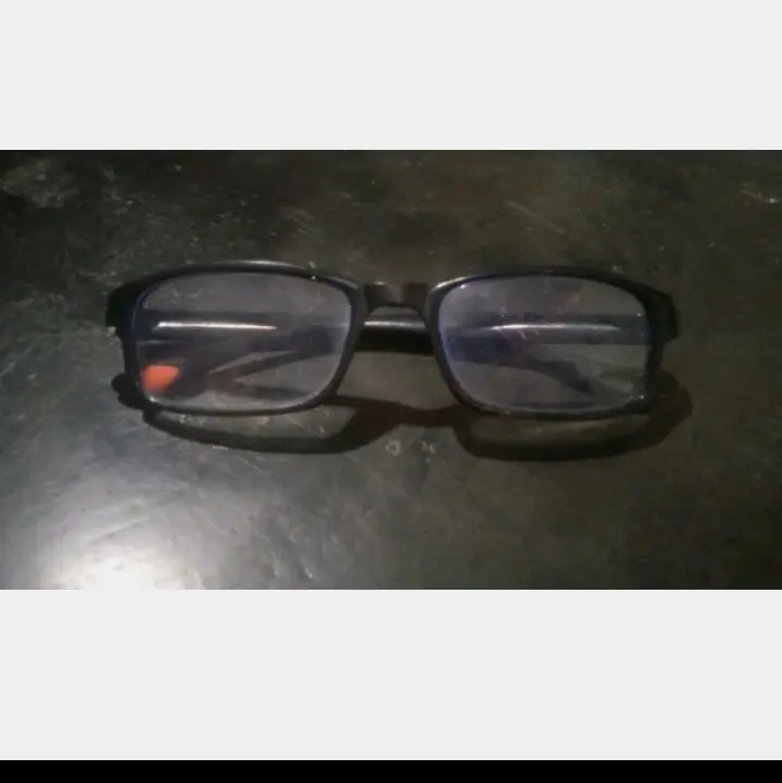 Kacamata Baca bukan kaca mata buram atau minus rabun jauh. Lensa Plus Anti Radiasi +1.00 s/d + 1.50  Kacamata Pria Wanita Reading Glasses 1