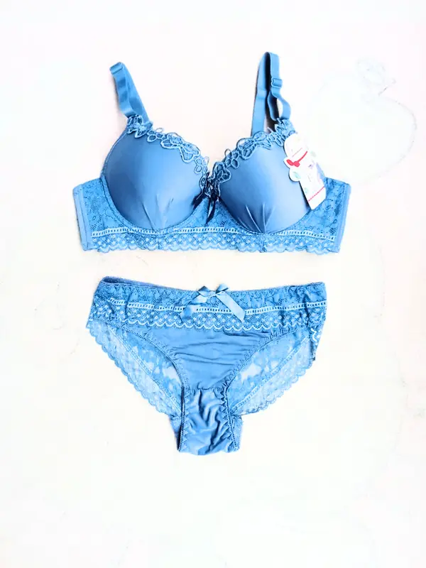 bh bra set wanita (free gantungan) busa tipis berkawat pengait3 tali bisa lepas pasang uk:38-44 Motif Setelan Motif 0