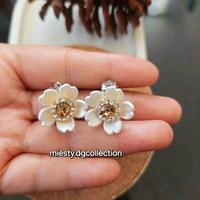 Anting Semanggi Gold