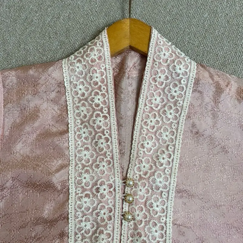 Kebaya naya viscouse semi sutra 2
