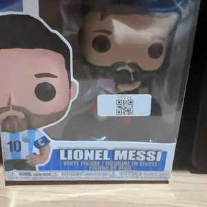 POP Figure Tema Sepak Bola – Koleksi Pemain Legendaris dan Aksi di Lapangan Hijau