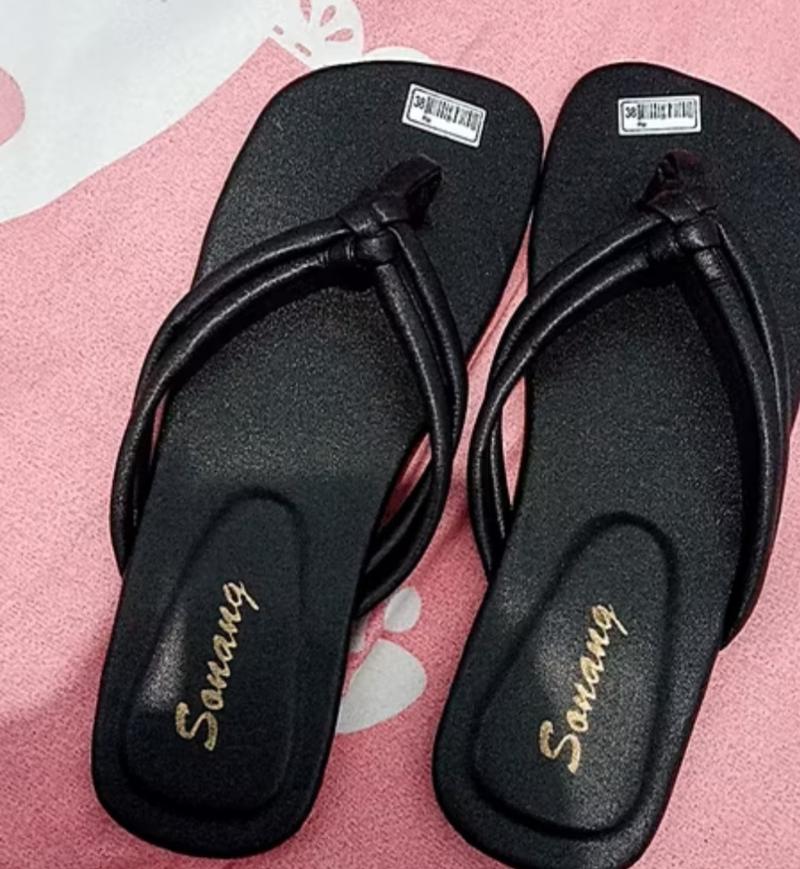 Product Introduction of Sandal Teplek Jepit Kupat Wanita Sendal platform Selop Plat Trendy 11