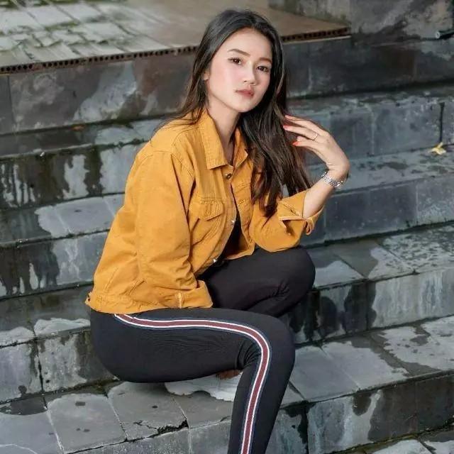 Product Introduction of Jaket Jeans Denim Tebal Wanita Ready Ukuran M-XXXL 5