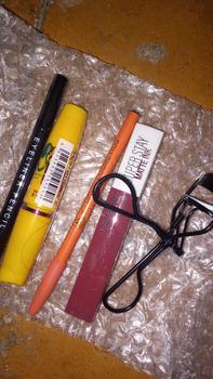 Product Review of PAKET KECANTIKAN SPESIAL 5IN1 MACARA - LIPCREAM - PENSIL ALIS - EYELINER - PELENTIK BULU MATA from s**n 3** 0