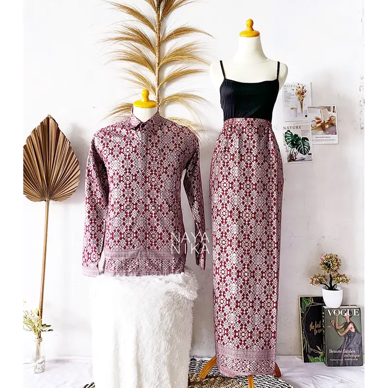 NAYANIKA BATIK - Batik Couple NAYRA LAKSMI Kemeja Lengan Panjang M L XL Mix Rok Prodo Songket - Baju Couple Pasangan Modern Kekinian - Bawahan Batik Wanita Rok Span Karet Pinggang - OOTD Kondangan Kekinian 2