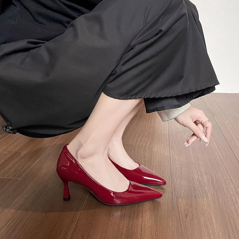 LÙI 1 SIZE Giày Cao Gót Bít Mũi WINDY Da Bóng Công Sở Gót 7cm và 9cm Phân CG-0736 Nữ Shoes - Màu sắc: trắng đen - Size: 36-37-38-39