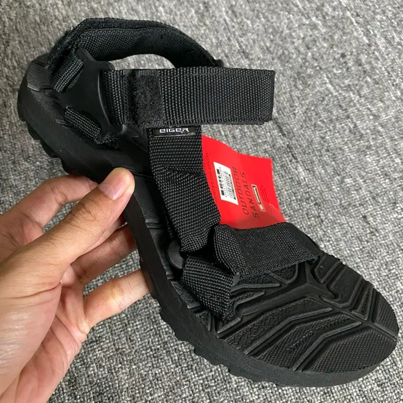 sandal eiger roll strap sandal gunung eiger tomahawk roll strap sandal eiger roll strap caldera Pria Sendal Hitam sandal lebaran 2025 7