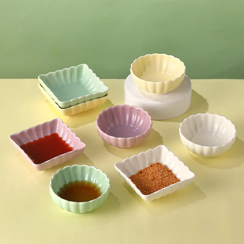 Ceramic dish Nordic wind petal style home restaurant seasoning Seasoning sauces dried fruit snack dish reusable washable andwear-resistant