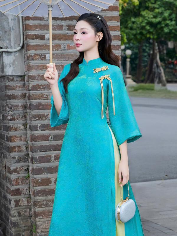 Set Áo Dài Tết Cách Tân – Lụa Tơ Tằm, Thiết Kế Bốn Tà, Mặc Đẹp Dự Tiệc Du Xuân MioLady | BigBuy360 - bigbuy360.vn