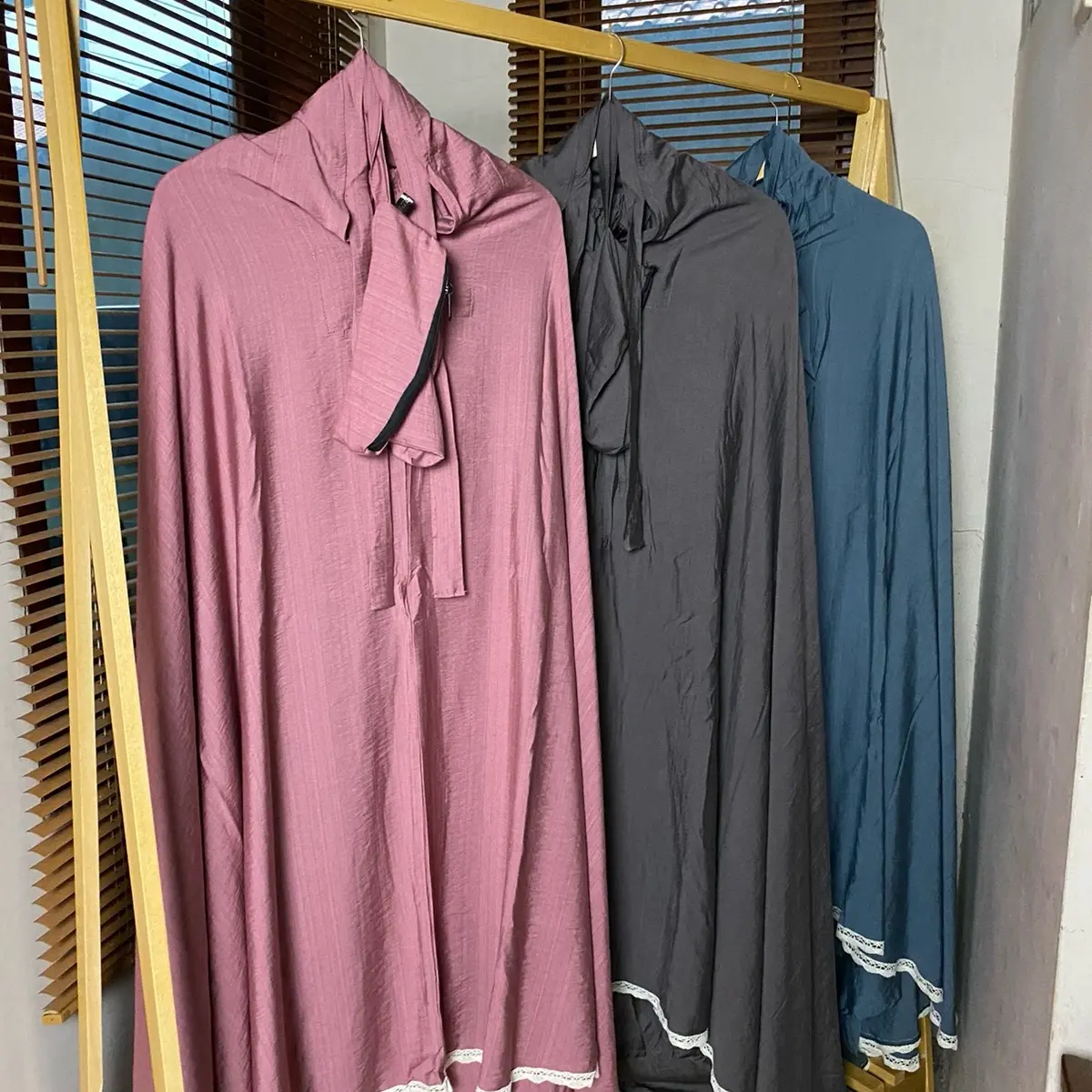 Mukena poli linen bahan adem tidak menerawang ukuran all size jumbo muat sampai bb 90 kg