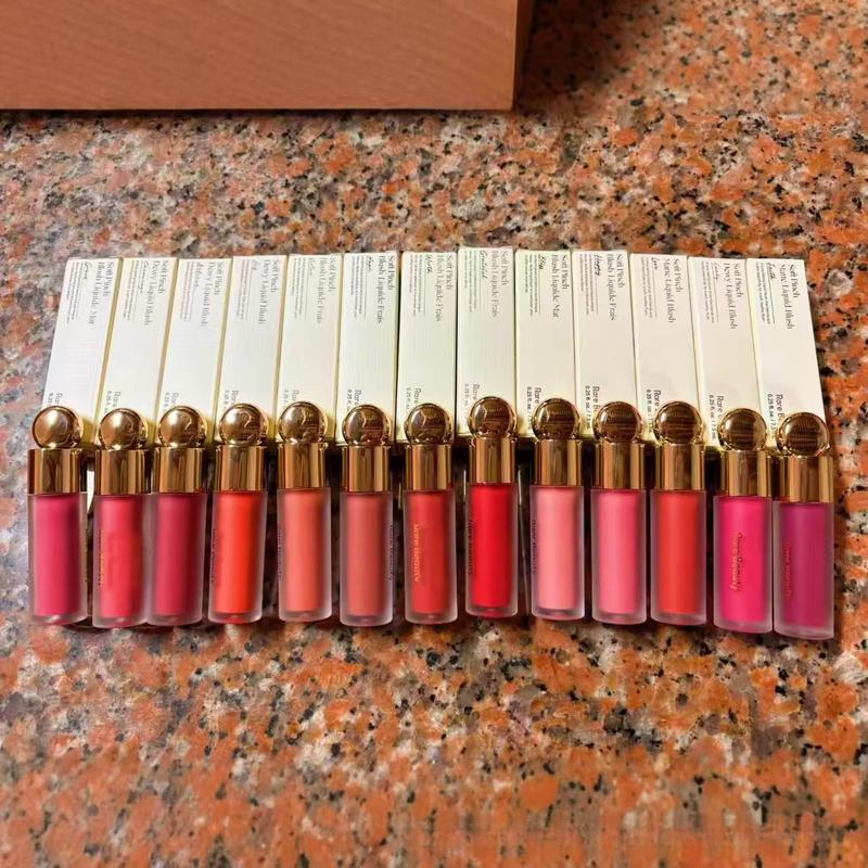 Phấn má dạng lỏng và son môi tint của Rare Beauty, kết thúc lì mềm mại, màu tạo…