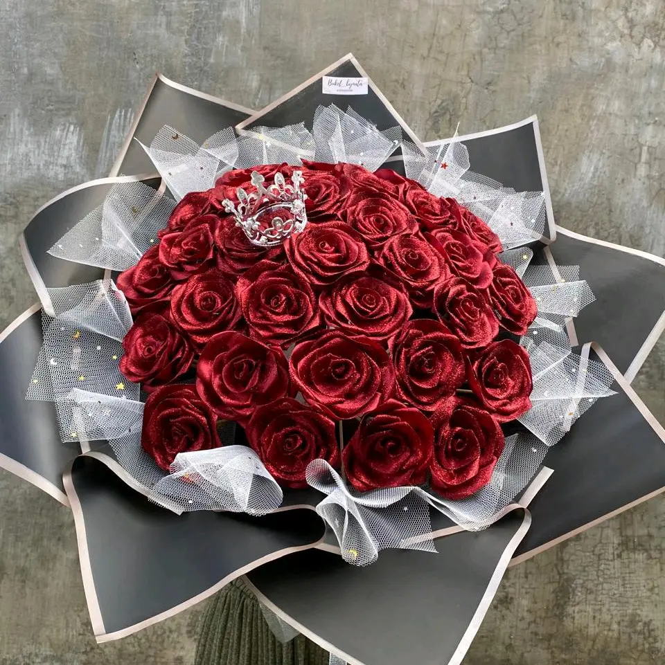 request bentuk bunga, warna campur, warna kertas chelophane,buket pita satin+gliter