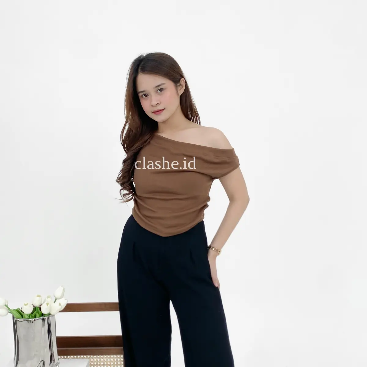 Diva Top Sabrina Rib Stretch OOTD by Clashe
