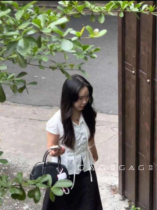 Áo Kiểu Xếp Ly Eo GAGO Brand Tôn Dáng Thời Trang Nữ Back To School Màu Sắc Trung Tính