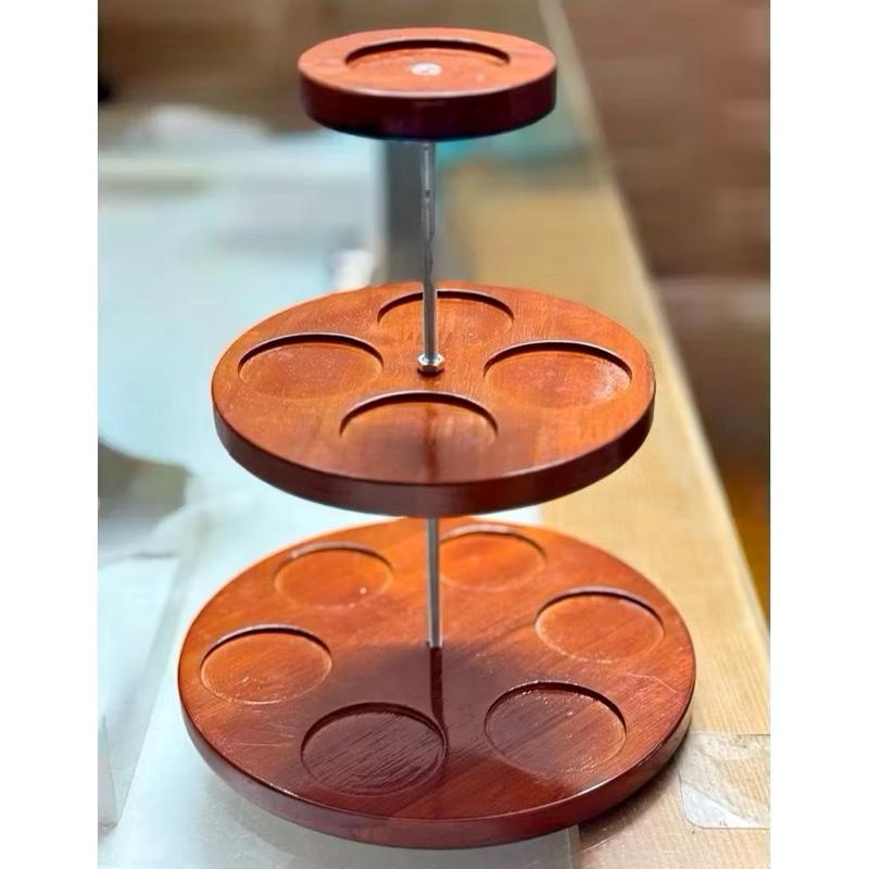  Tháp nước gỗ 3 tầng đựng nước ngọt  tháp tài lộc tháp gỗ ban thờ cúng gia tiên thổ địa. Tháp trang trí gỗ 3 tầng bày bia nước ngọt đồ cúng bái. 