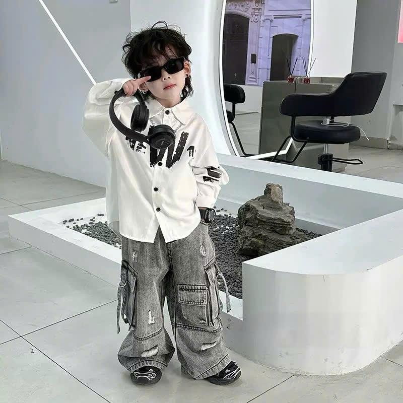 Bộ Áo Sơ Mi Trắng Kết Hợp Quần Jean Thiết Kế Túi Hộp Cá Tính Cho Bé Trai