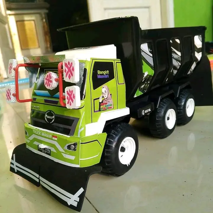stiker mobilan miniatur trek Hino preasi 02u 7