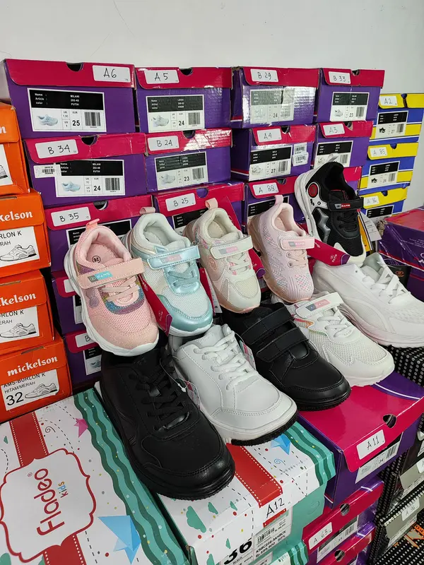 Sneakers Trendy Casual Shoes KODE A 16-6 0