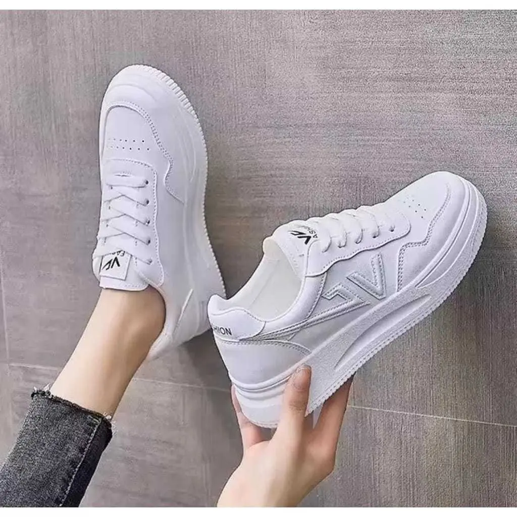 Sepatu Sneakers Wanita FASHION 100 % Brand Lokal Sepatu CEWEK Kekinian Terbaru High Quality Casual Kasual Shoe VL