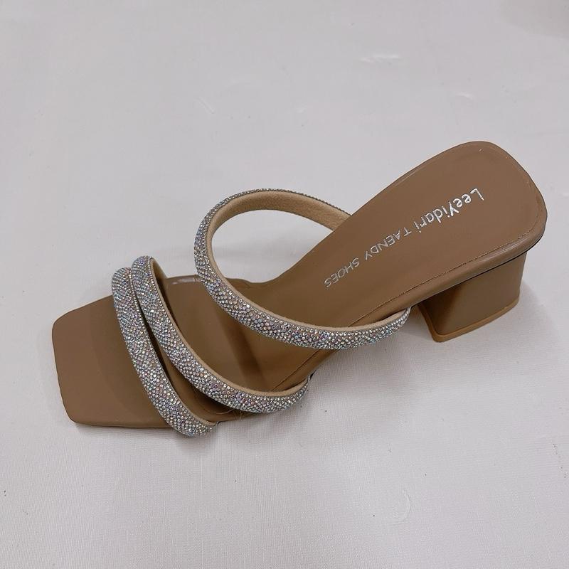 Đôi dép lê nữ cao gót quai đá màu nâu chiều cao 7cm