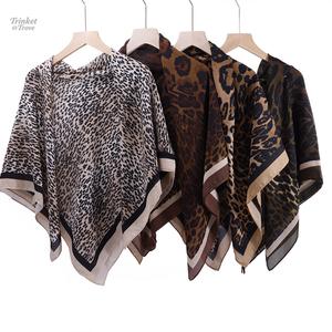 Selendang Segi Empat Corak Belang Harimau Bintang dengan Rumbai untuk Wanita, Skaf Kecil Bergaya dan Serbaguna, Sesuai Dipakai oleh Wanita Muslim