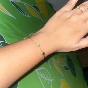 Accesoris Perhiasan Titanium Wanita Gelang Bunga Permata Model Terbaru