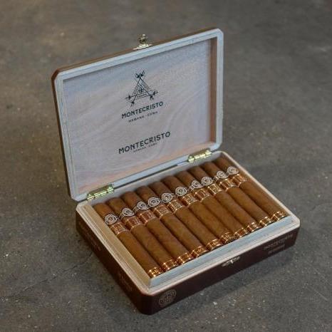 MONTECRISTO LINEA 1935 - DUMAS / BOX OF 20
